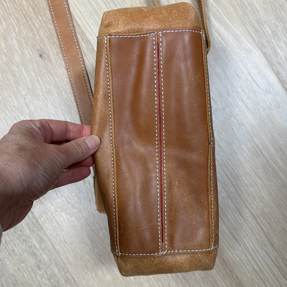 Hammitt BRYANT MED - Shoulder Bag. - Picture 4 of 14